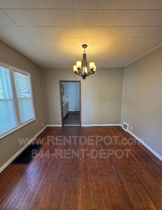 1108 S Harlan Ave - Photo 3 of 10