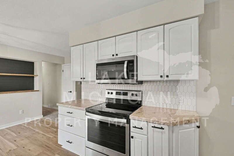 1652 Oakbrook Dr - Photo 3 of 26