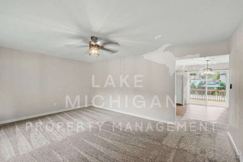 1652 Oakbrook Dr - Photo 4 of 26