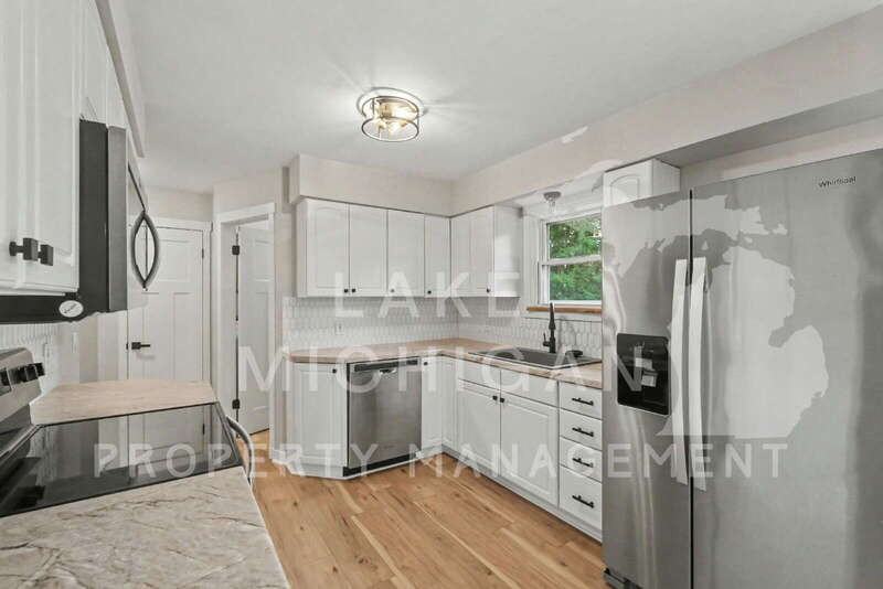 1652 Oakbrook Dr - Photo 5 of 26