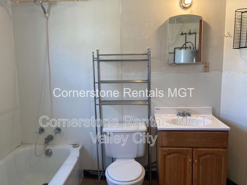 529 2nd St Sw - Photo 7 of 12