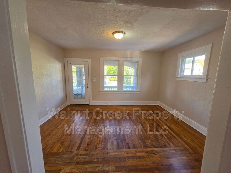 1806 E 33rd St #1806 - Photo 7 of 46
