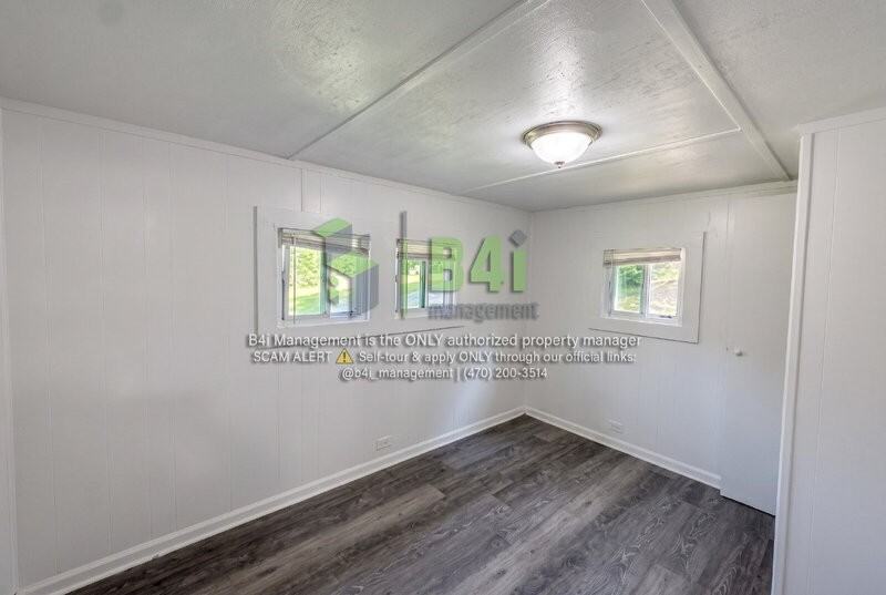 308 Pleasant Valley Rd Se - Photo 6 of 10