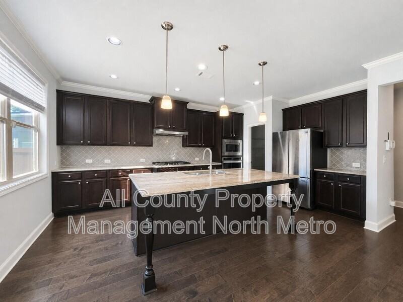 3112 Avenel Ct - Photo 4 of 17
