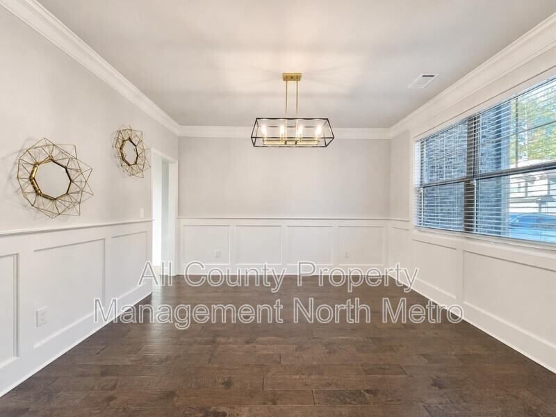 3112 Avenel Ct - Photo 7 of 17