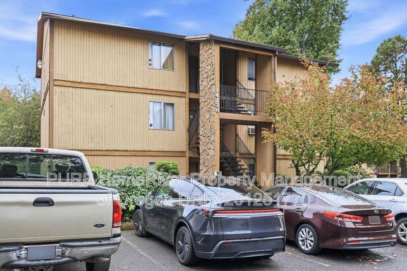 14138 Ne Sandy Blvd #P02 - Photo 2 of 23