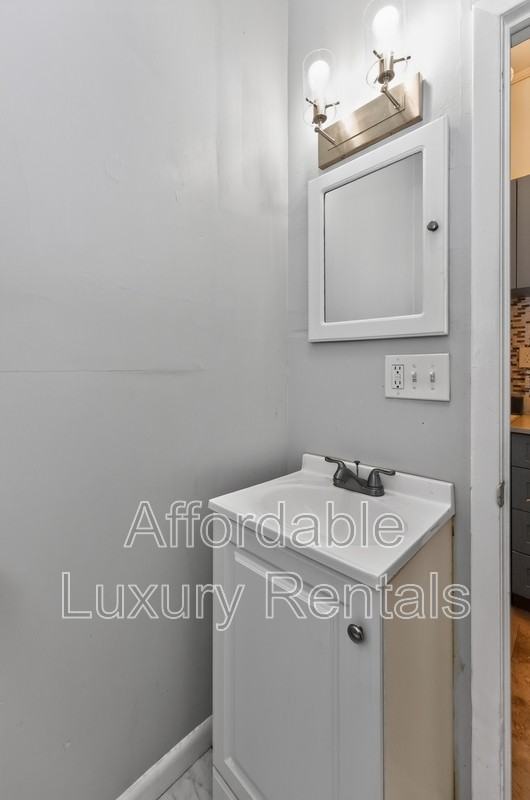 102 S Lake Ave #2 - Photo 6 of 13