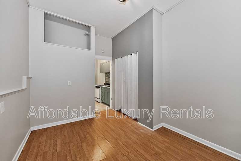 102 S Lake Ave #2 - Photo 7 of 13