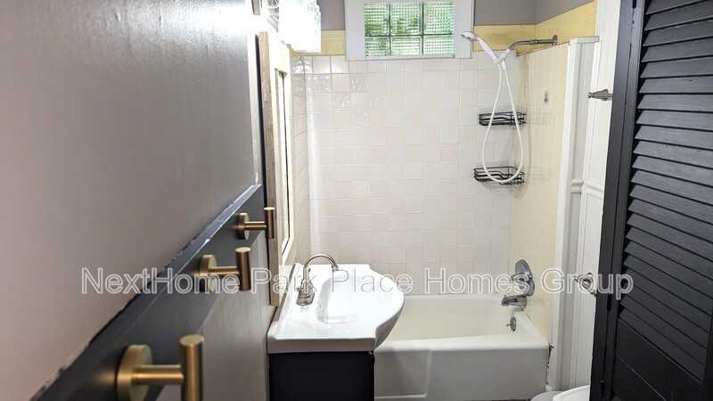 407 N Lincoln St - Photo 7 of 7