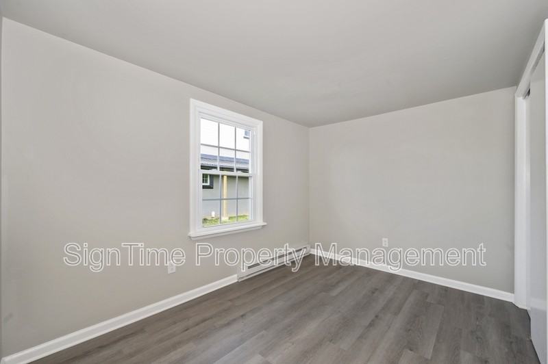 15207 National Pike #J - Photo 4 of 7