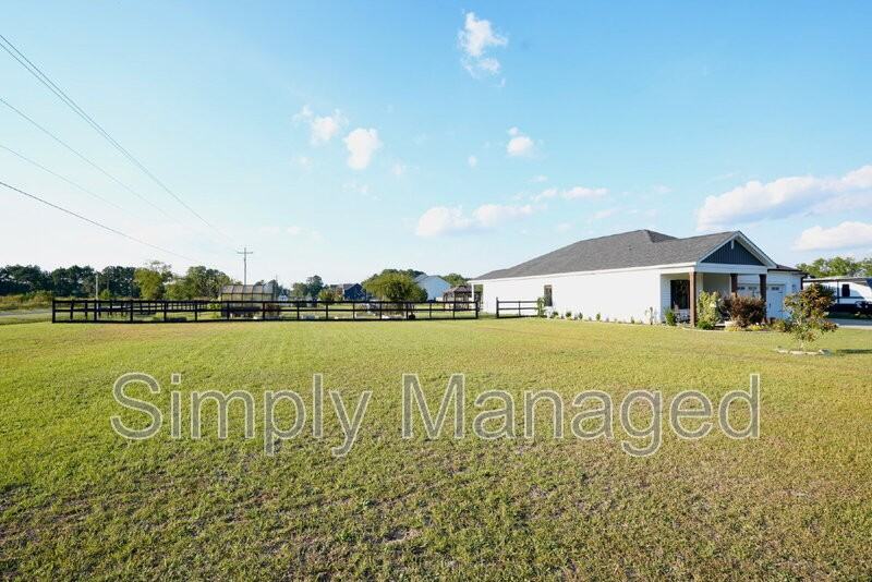 2915 Duck Pond Rd - Photo 2 of 46