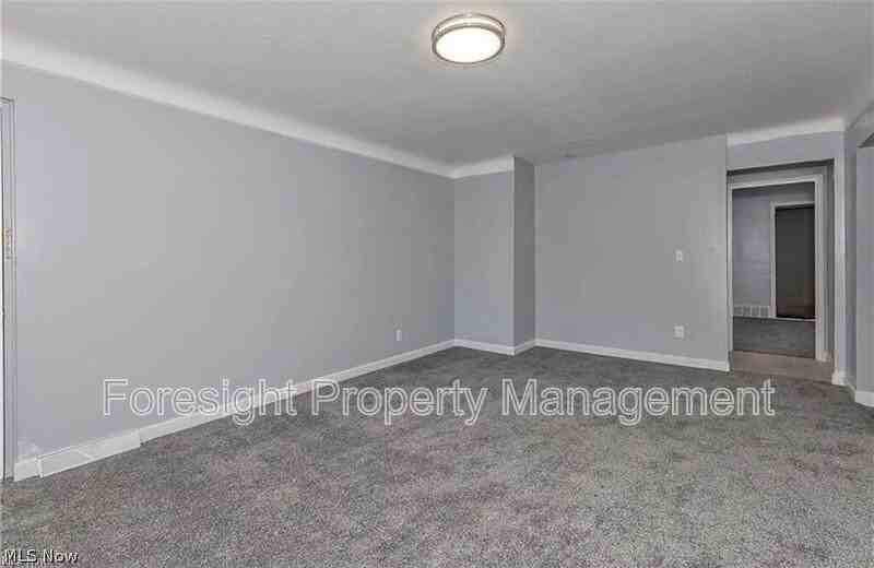 1460 S Belvoir Blvd - Photo 3 of 10