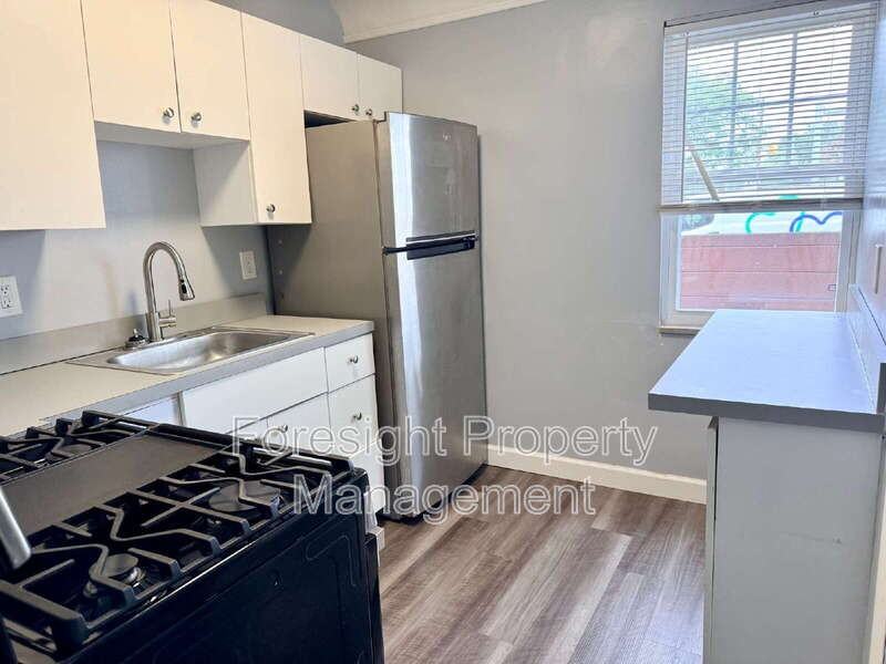 1460 S Belvoir Blvd - Photo 4 of 10