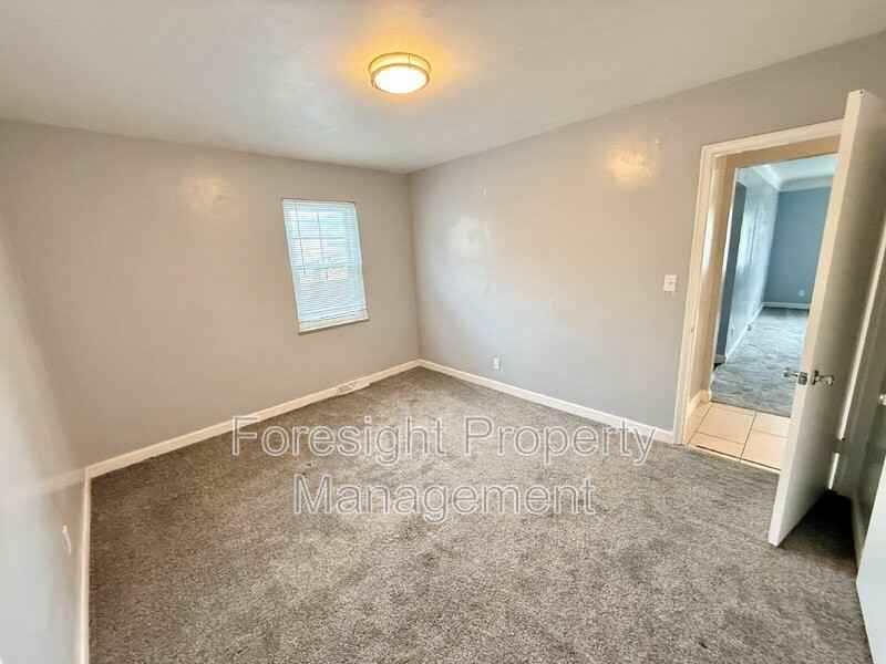 1460 S Belvoir Blvd - Photo 7 of 10