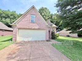 featured image of 11236 Wolf Woods Dr
