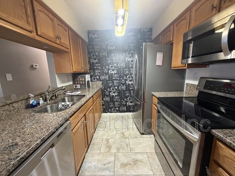 3825 Lasalle Dr - Photo 5 of 12