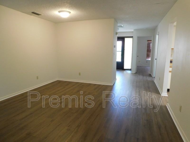 8711 40th Way N - Photo 3 of 13