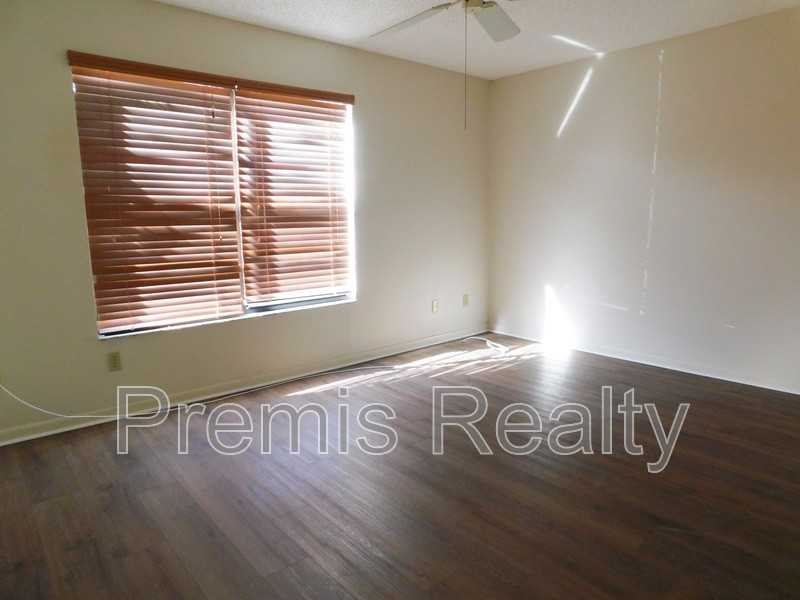 8711 40th Way N - Photo 6 of 13