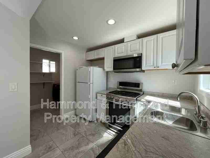 6931 Jellico Ave - Photo 4 of 12