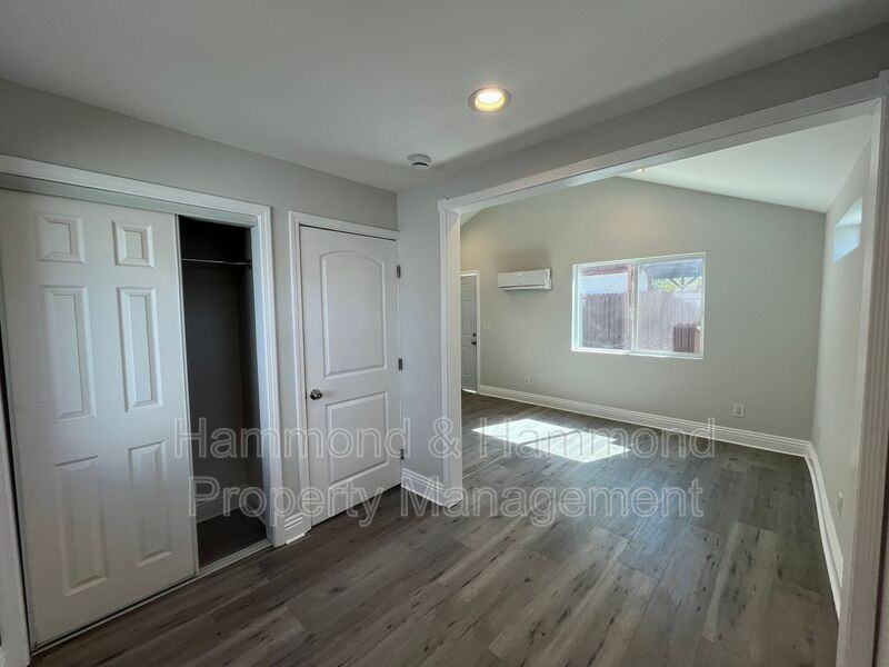6931 Jellico Ave - Photo 6 of 12