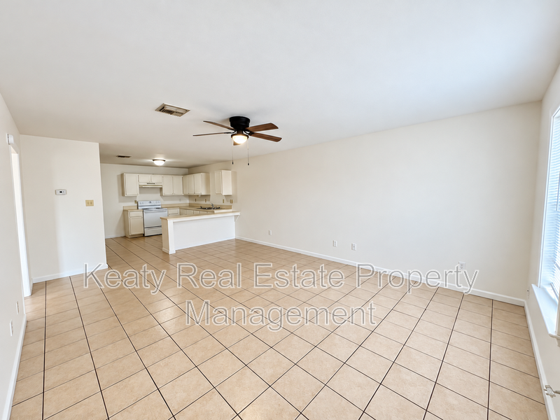 303 Vieux Orleans Cir #D - Photo 3 of 11