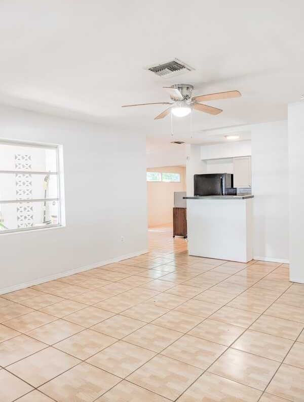 10520 54th Ave N - Photo 5 of 25