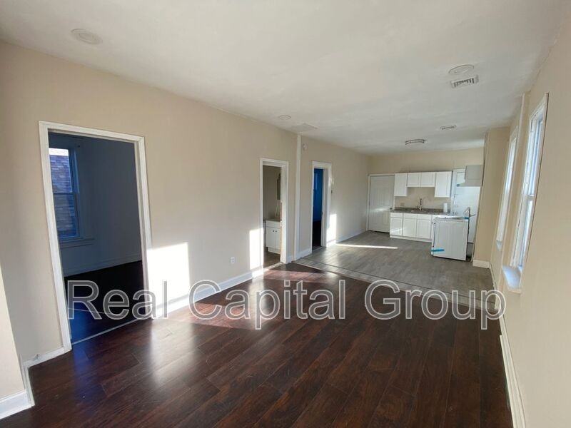 537 Busti Ave - Photo 2 of 11