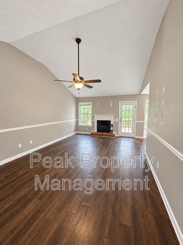 102 Dawn Dr - Photo 4 of 22