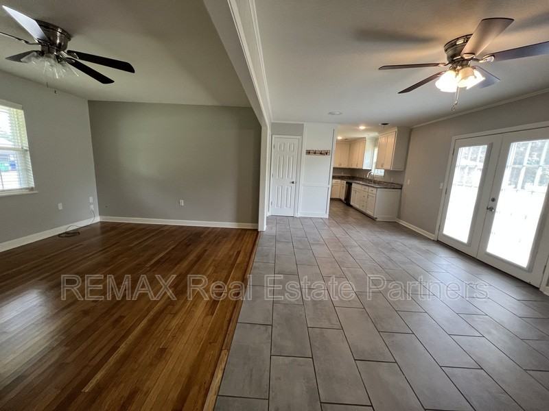 105 Griffith Dr - Photo 5 of 10