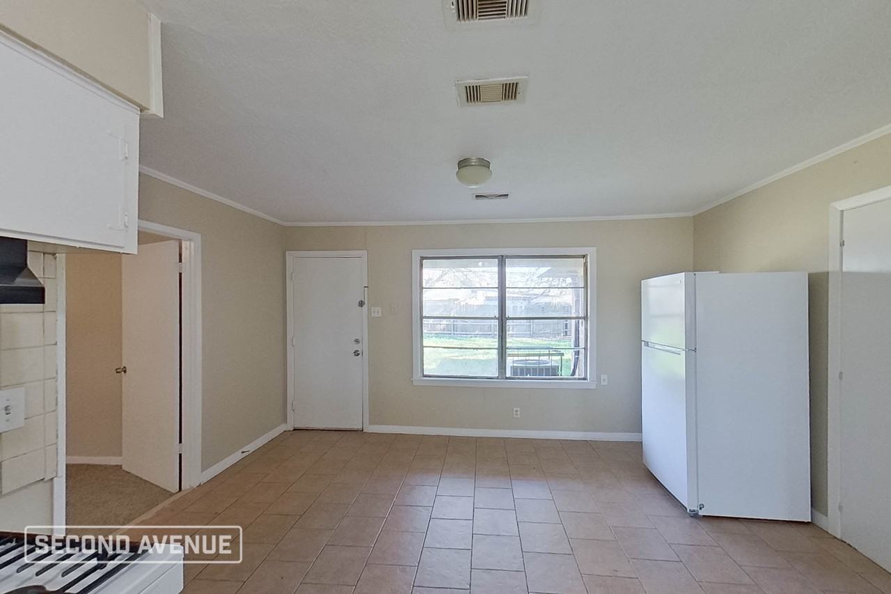 2730 Tidewater Dr - Photo 6 of 21