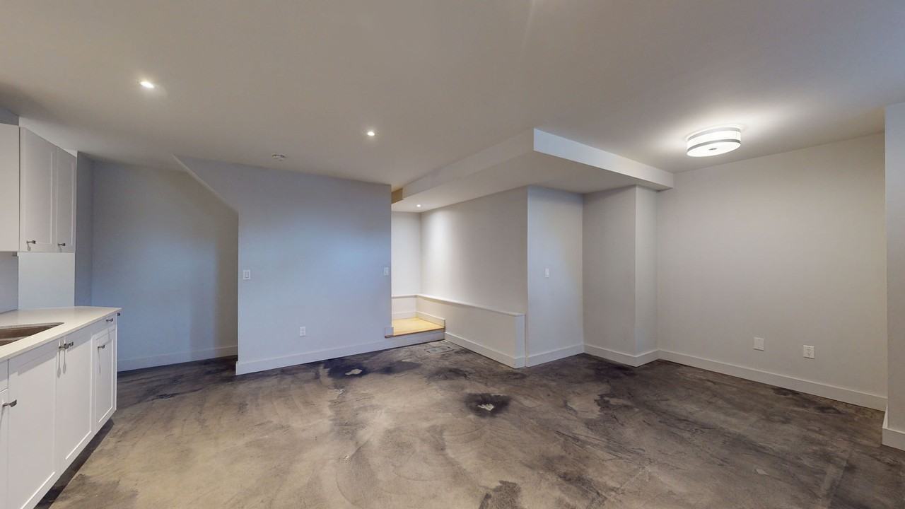 187 Jane Street #B2 - Photo 4 of 25