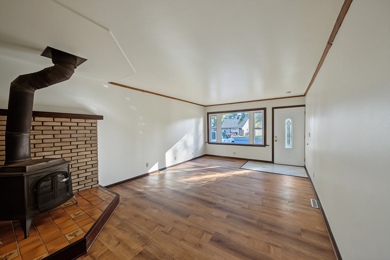 615 McHenry Avenue - Photo 4 of 13