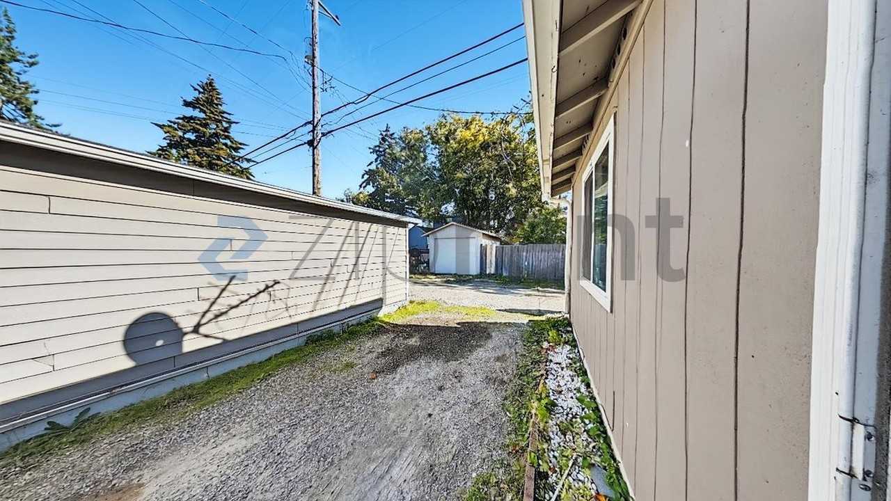 2345 S L St #B - Photo 5 of 28