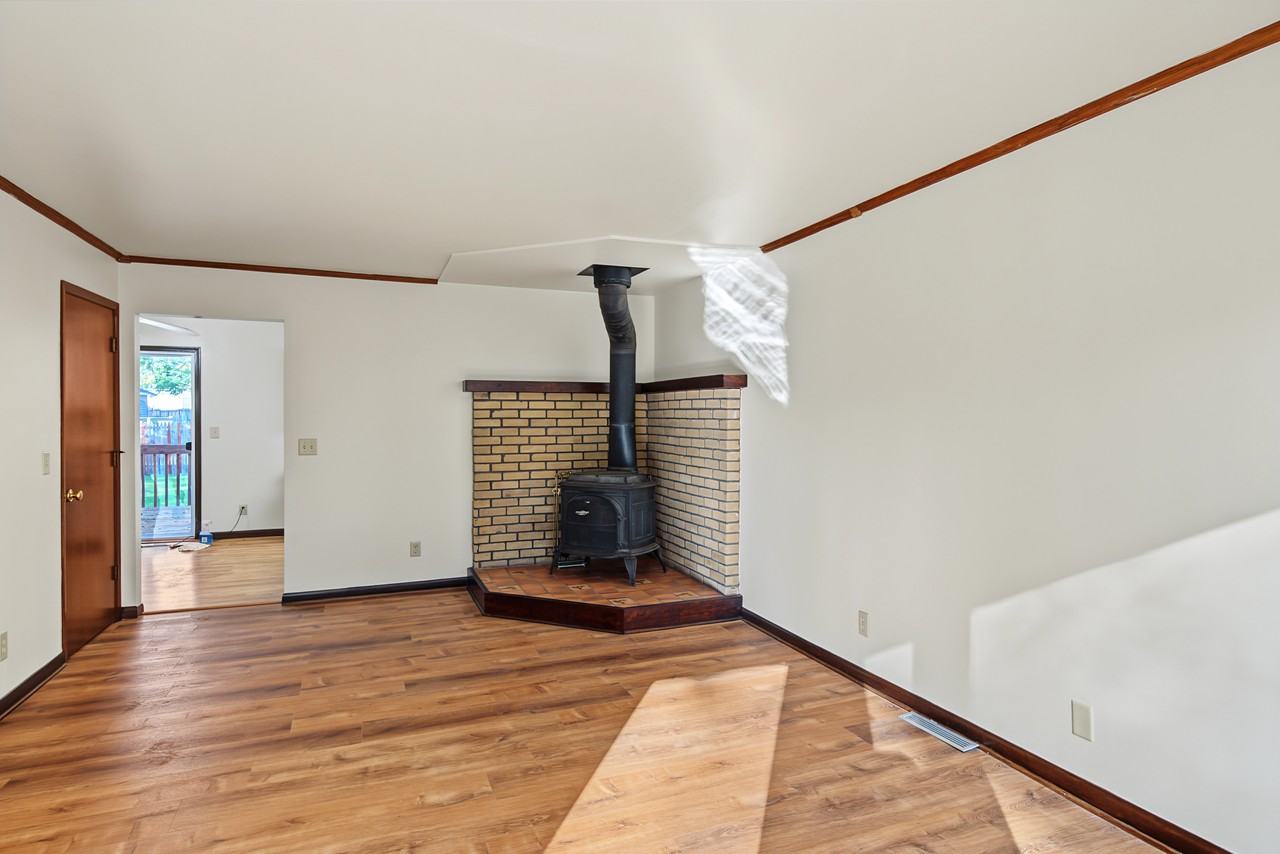 615 McHenry Avenue - Photo 5 of 13
