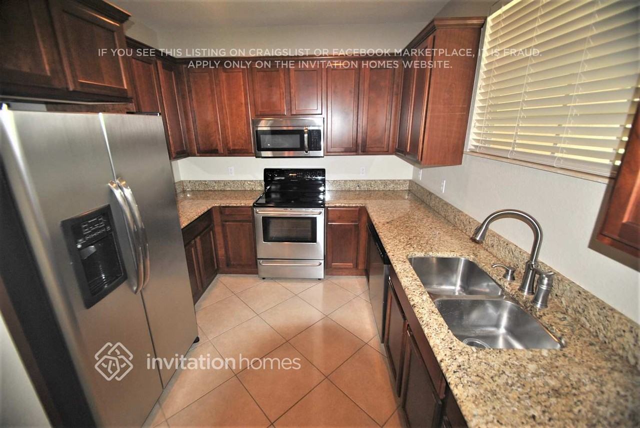 4549 Highgate Dr #B - Photo 3 of 10