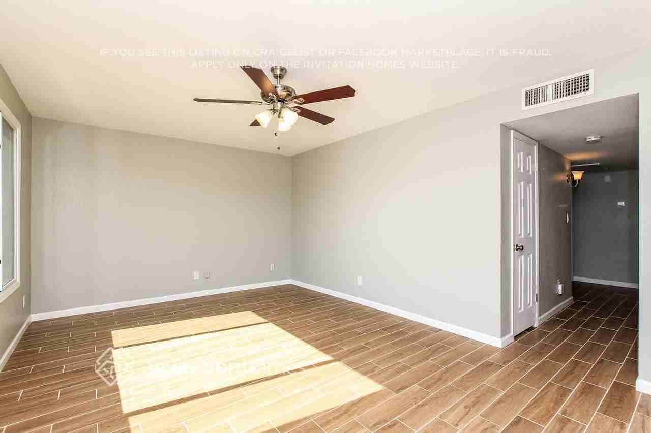3622 E Bloomfield Rd - Photo 3 of 19