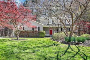 featured image of 4885 Cove St