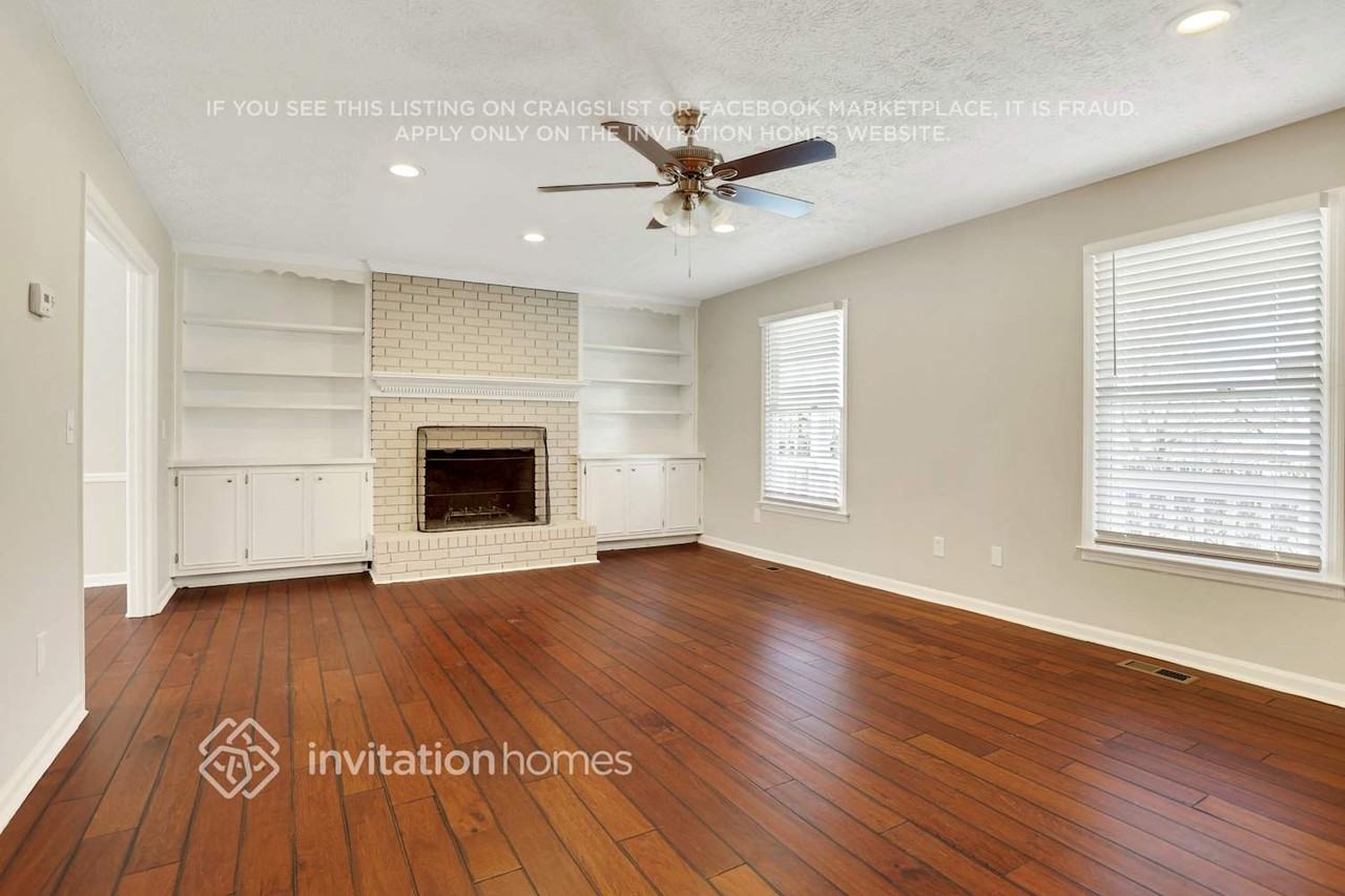 4885 Cove St - Photo 5 of 29