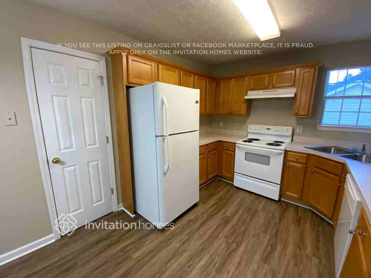 1735 Portwest Way - Photo 3 of 10