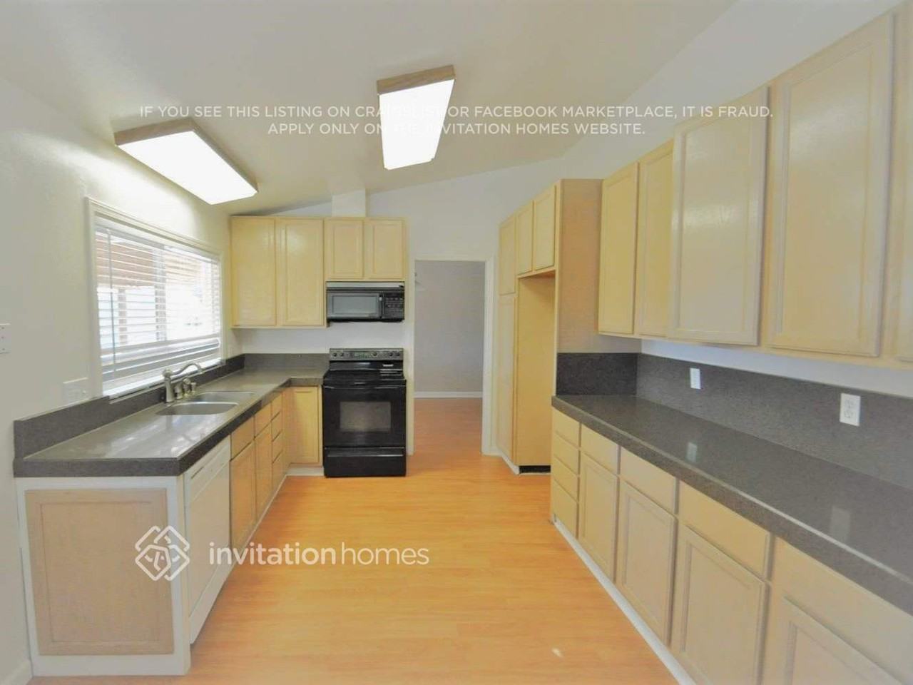 385 Woodside Cir - Photo 5 of 16