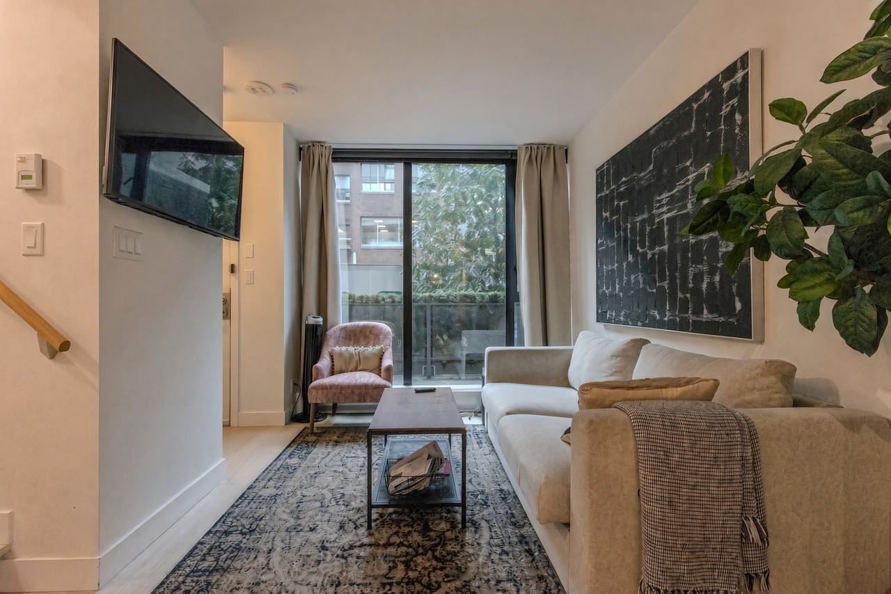 1135 Hornby Street - Photo 5 of 30