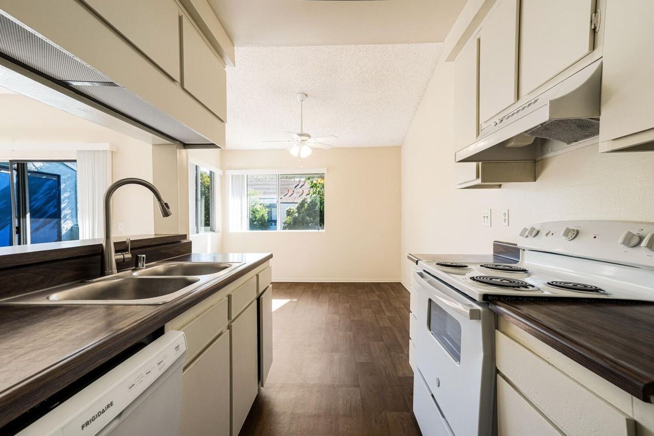 Villa Marina Apartment Homes - Photo 7 of 21