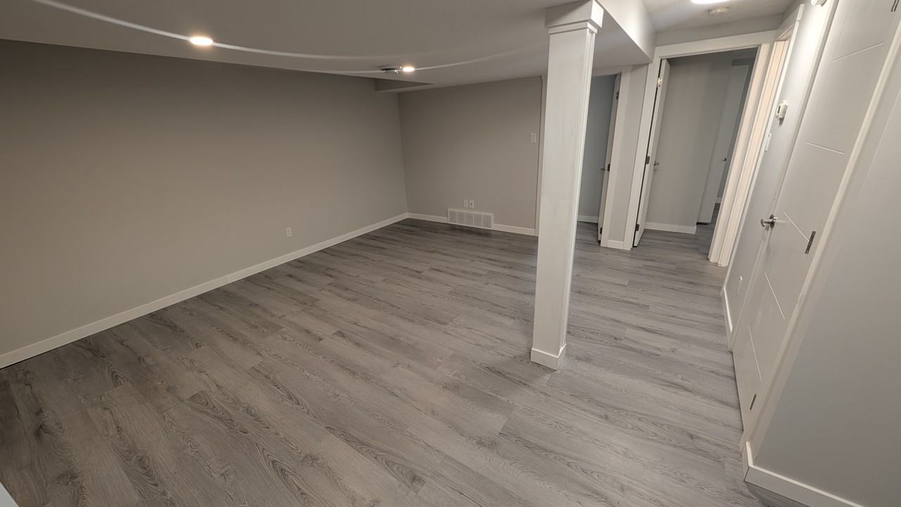 7116 21 Ave Nw - Photo 4 of 16