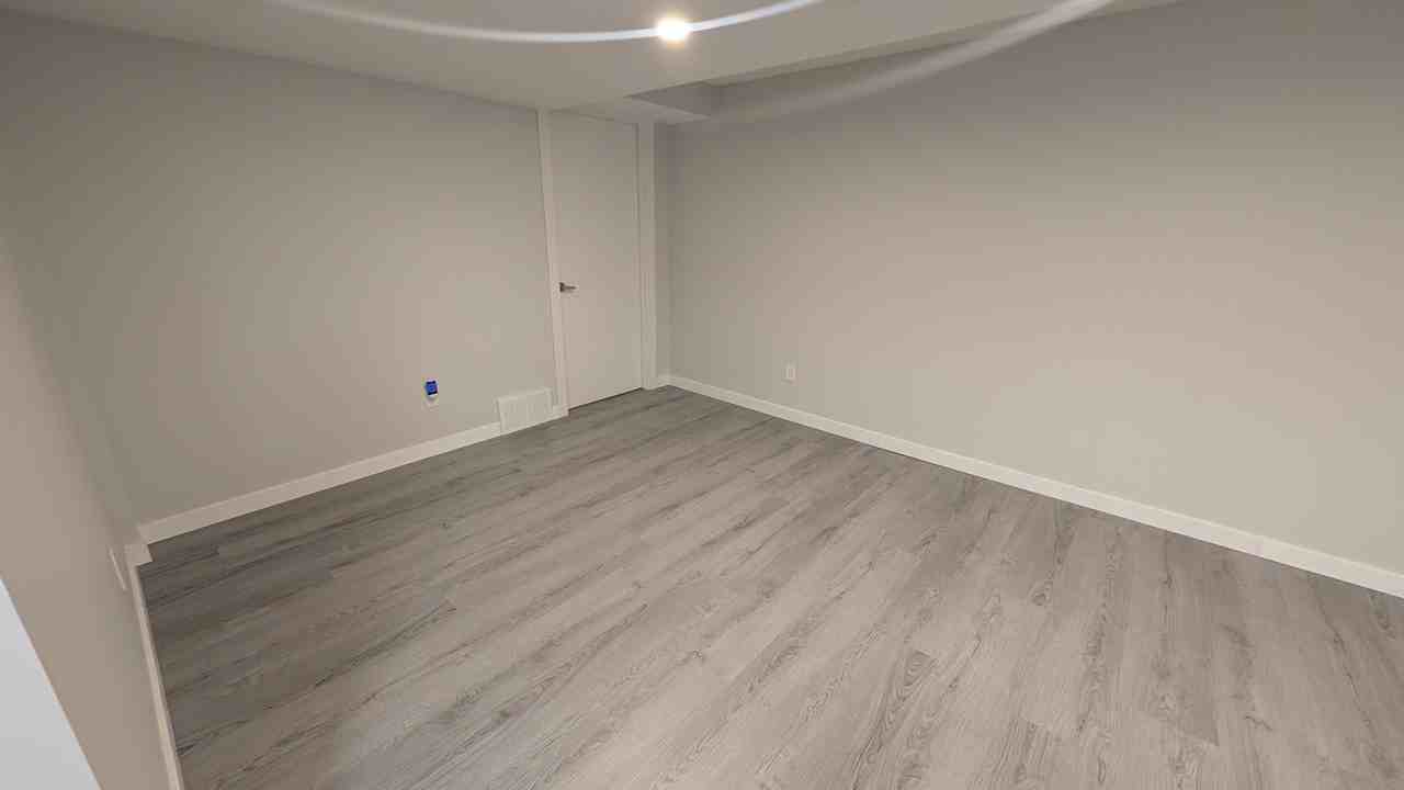 7116 21 Ave Nw - Photo 5 of 16