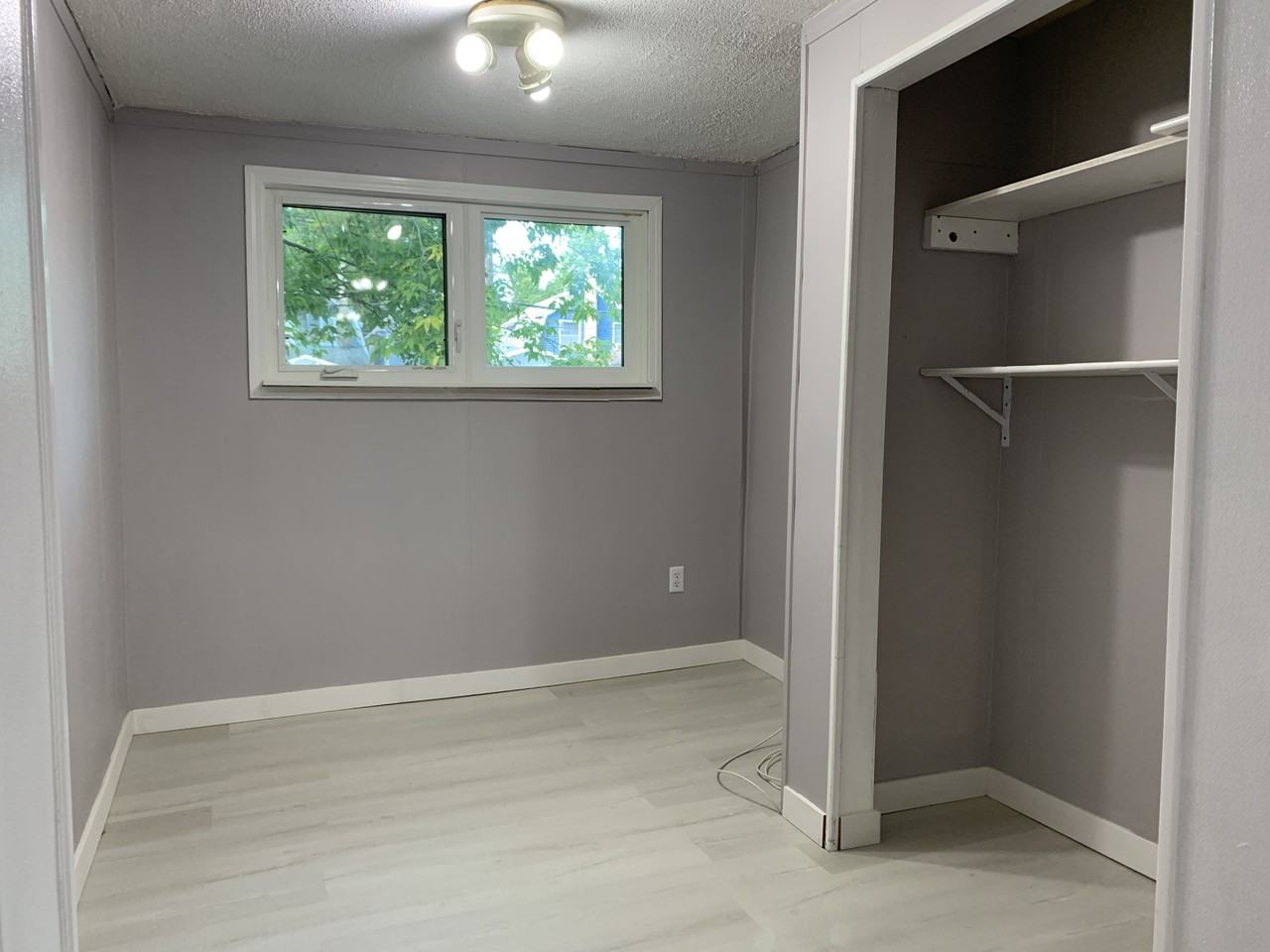 695 Jubilee Ave - Photo 7 of 25