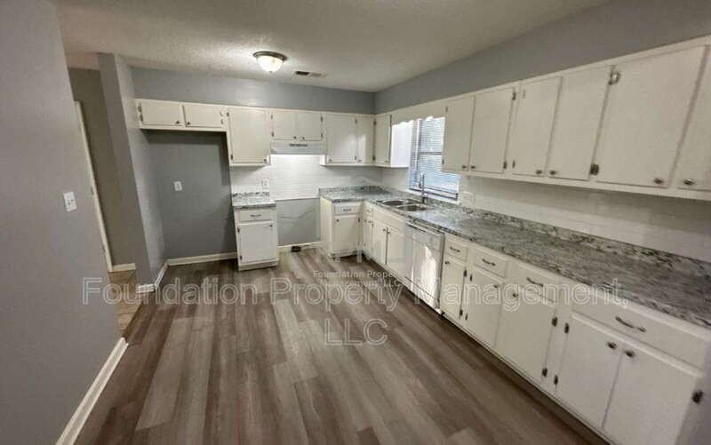327 Anthony St - Photo 4 of 15