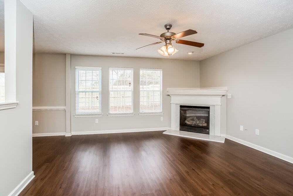 1126 Saint Phillips Ct - Photo 3 of 15