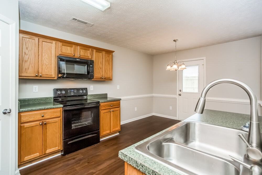 1126 Saint Phillips Ct - Photo 7 of 15