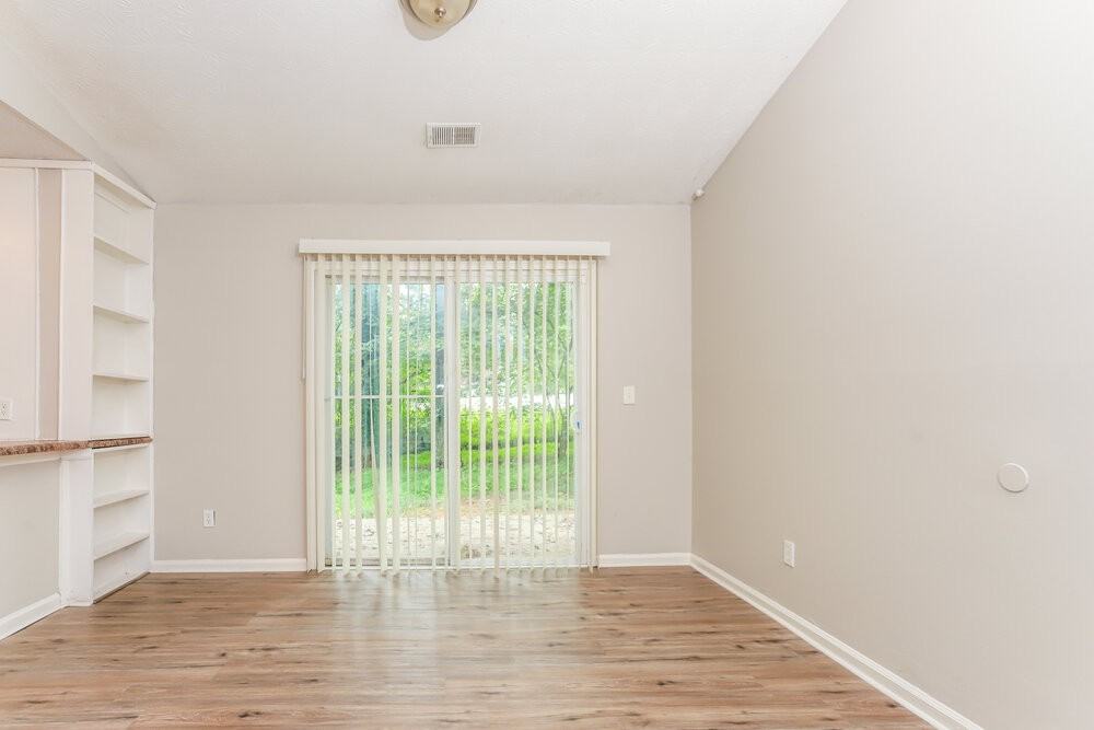 5747 Hilton Ridge Rd - Photo 7 of 25