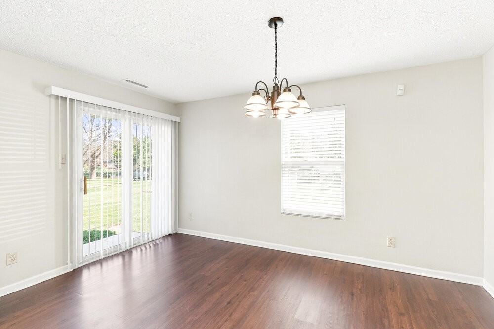 841 Chastain Ave - Photo 6 of 17